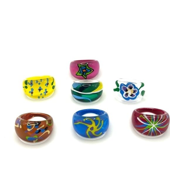 7 Acrylic Rings Size 5 1/2. Very colorful. Fun 🌸 ⭐️ Artist unique 90’s Y2K - Picture 1 of 5